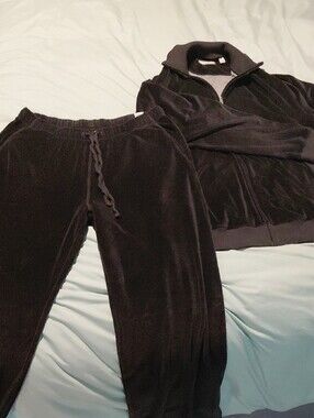 Daniel Buchler Men's Black Velour Sweat Suit